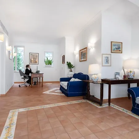 Bougainville Otel