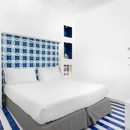 Bougainville Otel 4*