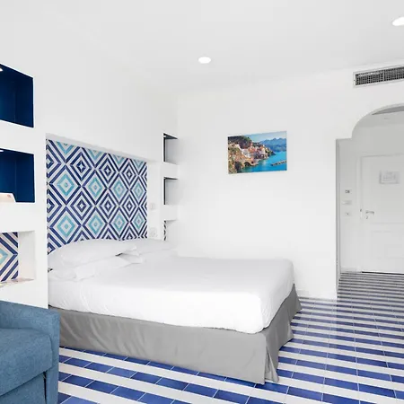 Bougainville Otel 4*