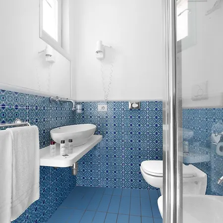 Bougainville Otel