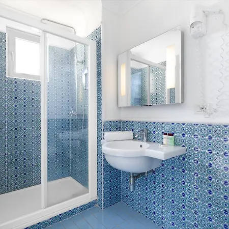 Otel Bougainville 4*