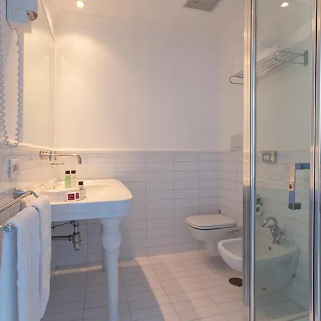 Otel Bougainville 4*