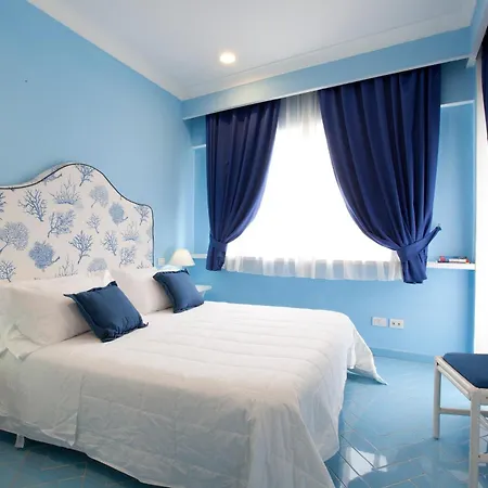 Bougainville Otel 4*
