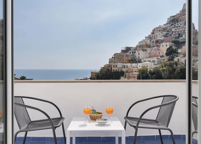 Отель Bougainville 4*